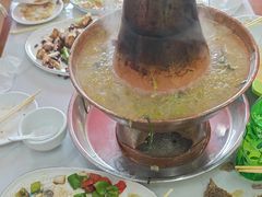 -一口猪海鲜浑锅·东北家常菜