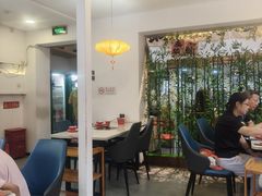 -毛辣果·贵州红酸汤牛肉火锅(西单店)