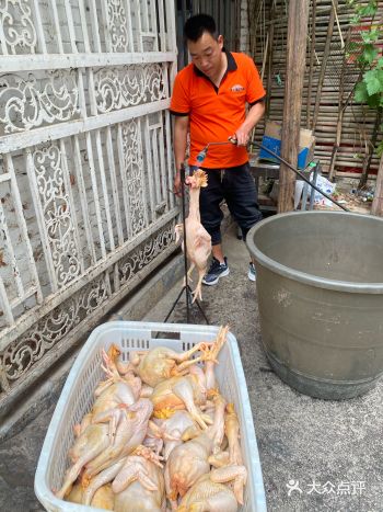 最粗暴的厨师烹饪出最新鲜的酸笋鸡
