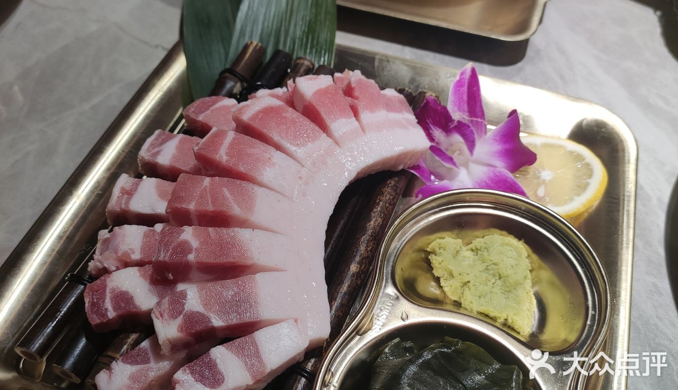 盛辛巴，绝对是烤肉爱好者的绝佳去处！快来这里享受美食盛宴。 