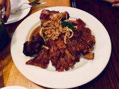 烤猪肘配酸菜和土豆泥-宝莱纳餐厅(滨江店)