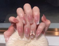 -花系美·美甲美睫精品店