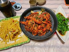 -肥肥虾庄·金牌油焖大虾(汉街SKP店)