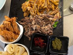 撸起袖子加油吃-伊带伊路新疆美食府(呼家楼店)