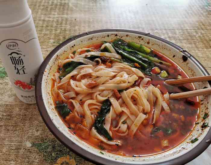 赶水余家米粉(綦江店)-"记得有几次回来晚了就去这家吃砂锅92,今.