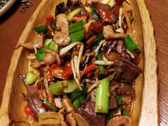 -老滇山寨•云南特色菜•地方菜•民族风情歌舞表演(金碧店)