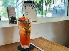 -彳亍咖啡·这里(水湾路店)
