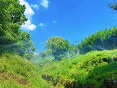 -雪山彩虹谷景区
