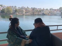 -Lake Shore Hotel & Restaurant