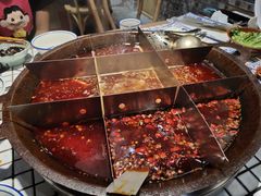 九宫格红汤锅-董眼镜火锅(洪崖洞总店)