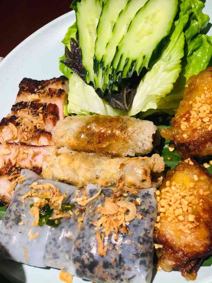 越南仔·精致越南菜(kkmall店)-"[薄荷]环境: 这家店在kkmall,很..."-