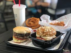 -The Habit Burger Grill 哈比特汉堡(爱琴海店)