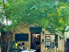 -荒岛书店(黄县路店)