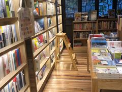 -猫的天空之城概念书店(杭州南宋御街店)