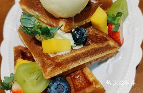 Christmas Ice Cream Waffle