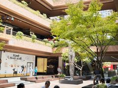 -瑞虹新天地月亮湾