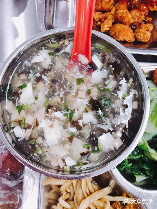 投资大厦食堂平桥豆腐羹图片