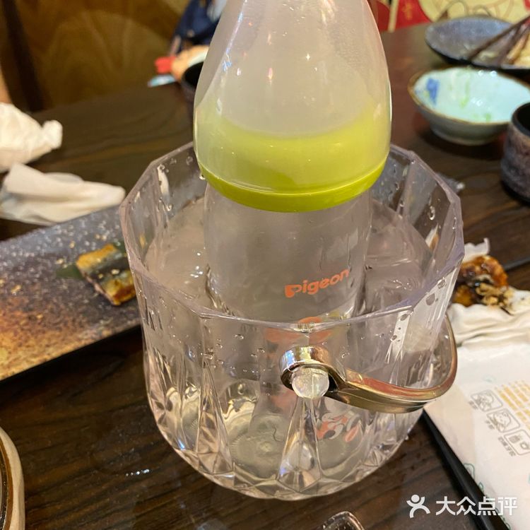 太热了又拿来冰水降温，也没有不耐烦