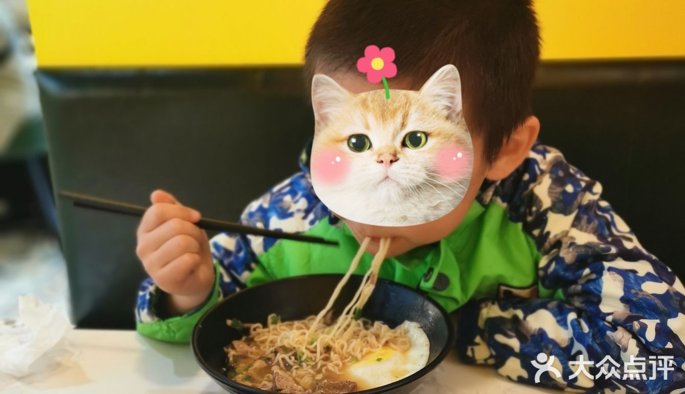 周末带上儿子嗨#周末带着儿子来到种草已久的港式茶餐厅