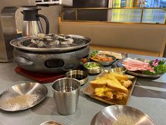 -围炉肉舍•炭烤活鳗•丹东海鲜烤肉(步行街店)