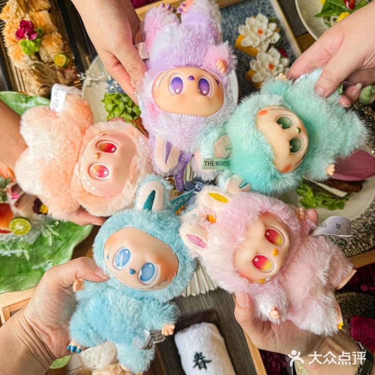 在玄武湖!被Labubu可爱到原地跺jio