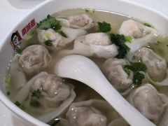 鲜肉虾仁馄饨-南城香·饭香串香馄饨香(富丰桥店)