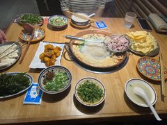 -洱火云南酸菜牛肉火锅(石景山当代商城店)