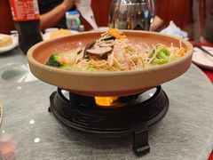 -侬佳蒸菜馆(听潮店)