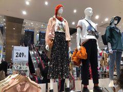 -优衣库(深圳万象天地旗舰店)