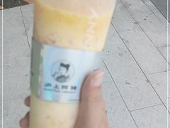-沪上阿姨·精选茶饮(龙湖滨江天街店)