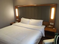 -全季酒店(上海火车站地铁站天目西路店)