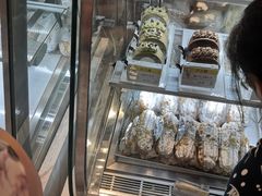 面包甜点陈列柜-老大昌(淮海中路店)