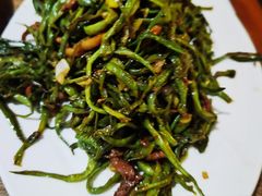 扁豆炒肉丝-姥姥家春饼店(佳亿时尚广场店)