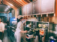 -焙丽拾光(麦凯乐直营店)