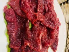 嫩牛肉片-春和饺子火锅
