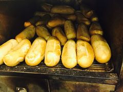 -Bánh Mì Huynh Hoa