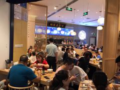 等位区-文叔·湖北名小吃·小龙虾(华强北店)