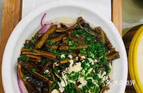 Scallion Oil Eel Strips