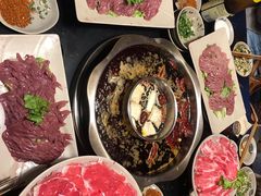 -茅草房·河畔园林火锅
