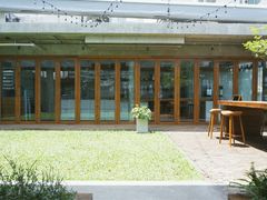 -ROAST coffee & eatery