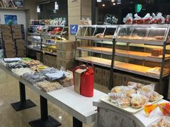 面包甜点陈列柜-光明牛奶棚(南泉店)