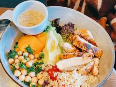 鸡肉牛油果芒果色拉-Wagas沃歌斯(合生汇店)