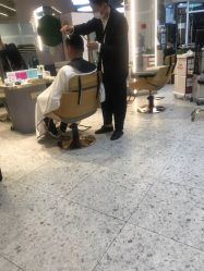 -PE SALON 