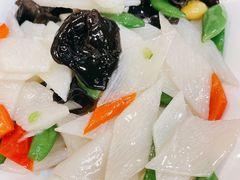 五彩山药炒松茸-烤肉季饭庄