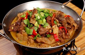 Beef tendon and brain stew