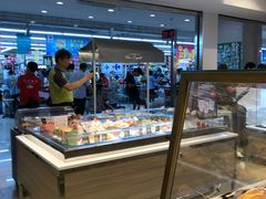 面包甜点陈列柜-巴黎贝甜(宜山路店)