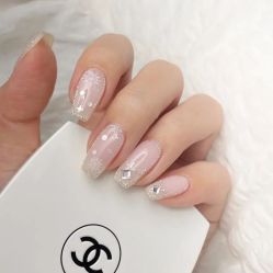 -悦指间美甲美睫