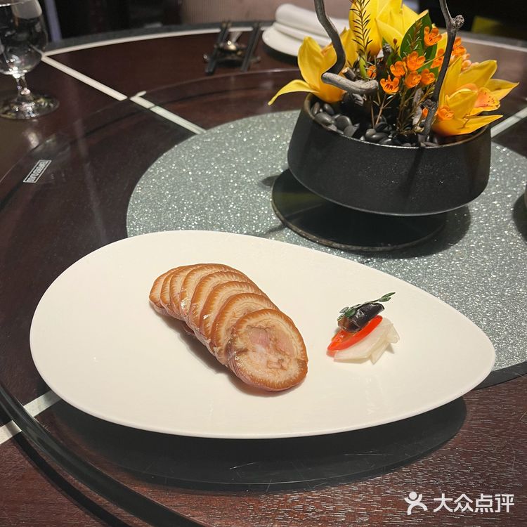 便饭金沙厅，三个人727.7