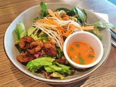 泰式大虾泰碗配辣味青柠水-Wagas沃歌斯(杭州黄龙万科店)