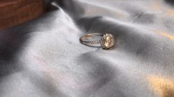 -威德钻石-克拉钻大本营(南京东路店)